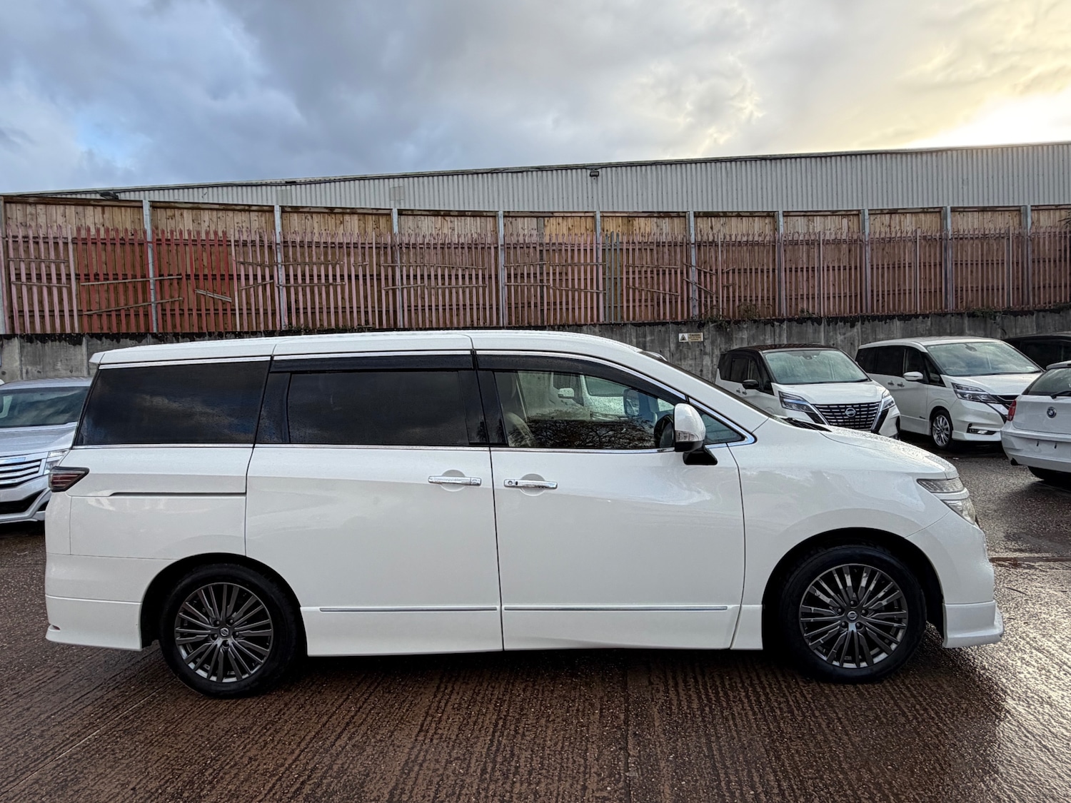 Used Nissan Elgrand 2019 for sale - 76340707: Photo 7