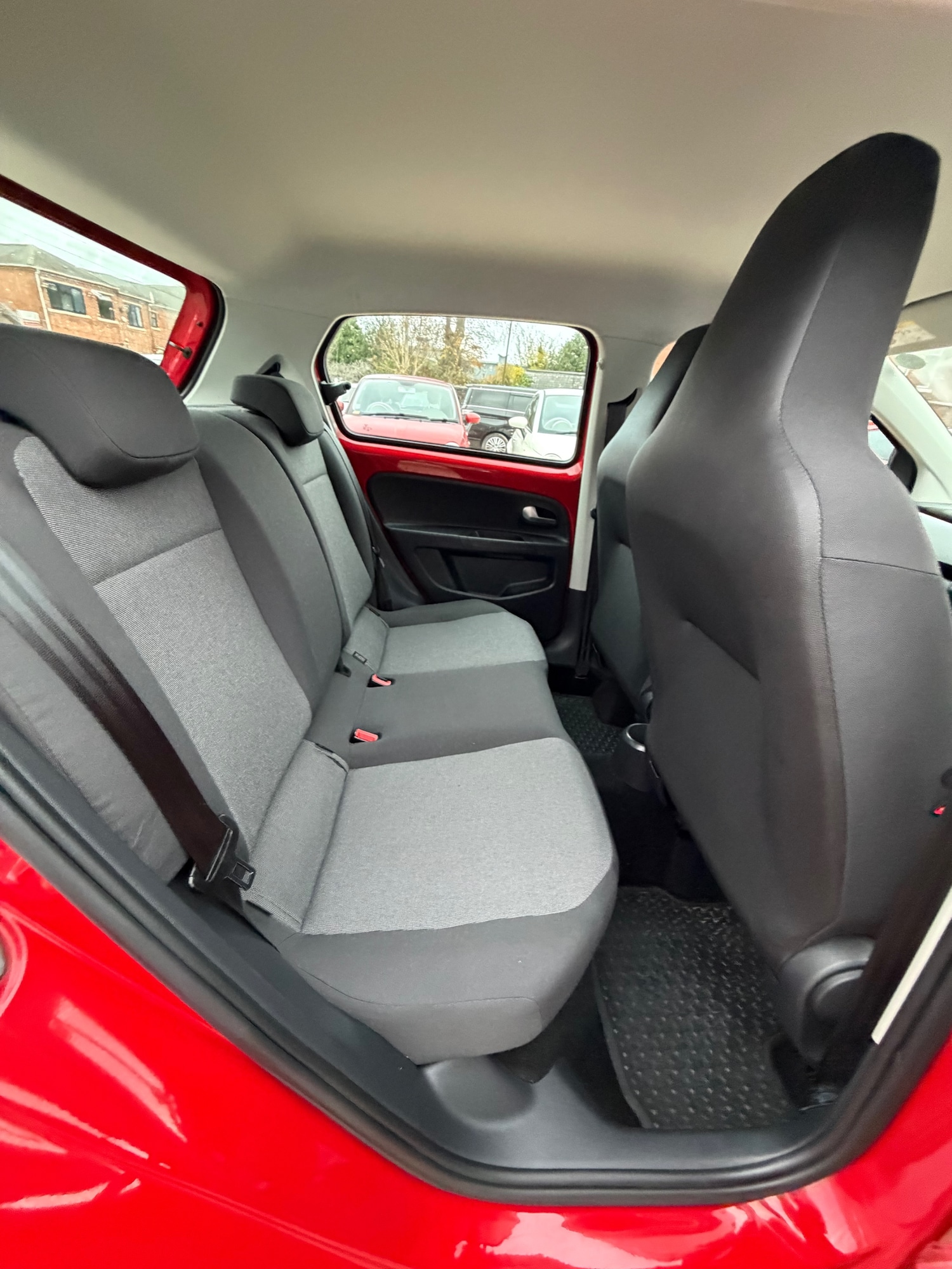 Used Volkswagen up! 2015 for sale - 76526489: Photo 8