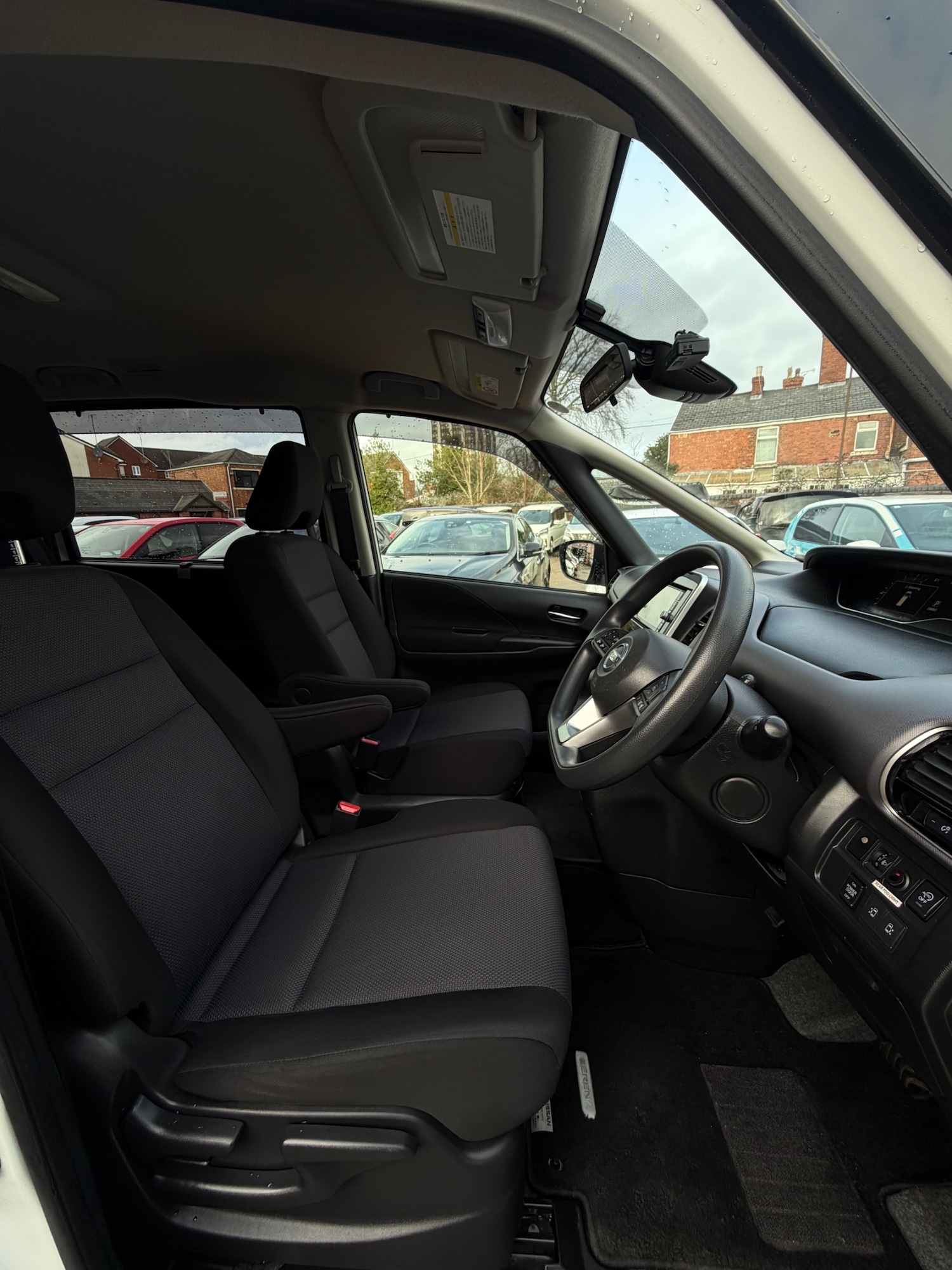 Used Nissan Serena 2020 for sale - 77478194: Photo 8