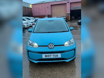 2017 (17) - 5dr auto