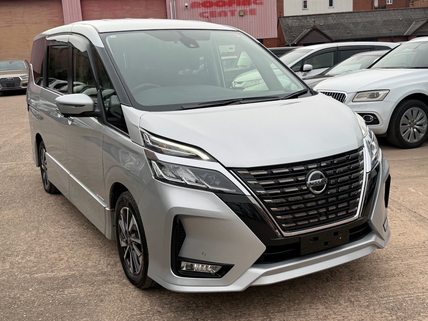 Used Nissan Serena 2021 for sale - 77992021: Photo 2