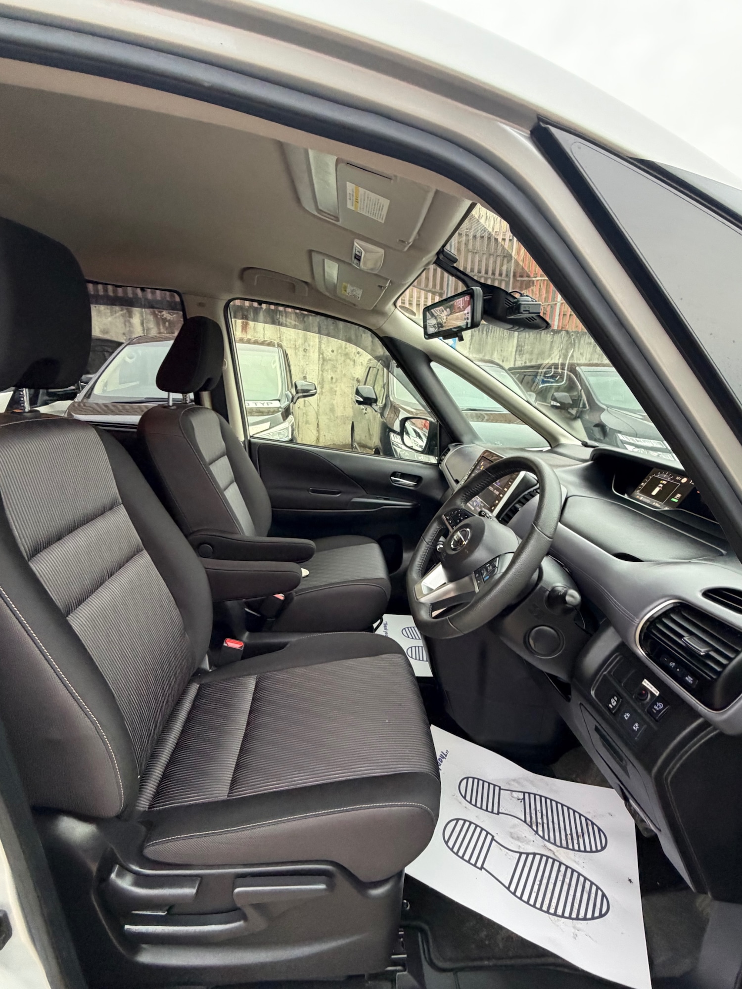 Used Nissan Serena 2021 for sale - 77992021: Photo 8