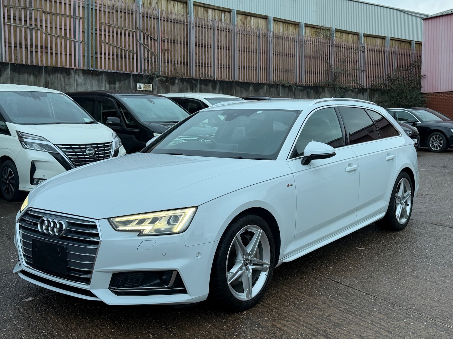 Used Audi A4 Avant 2018 for sale - 76974139: Photo 3