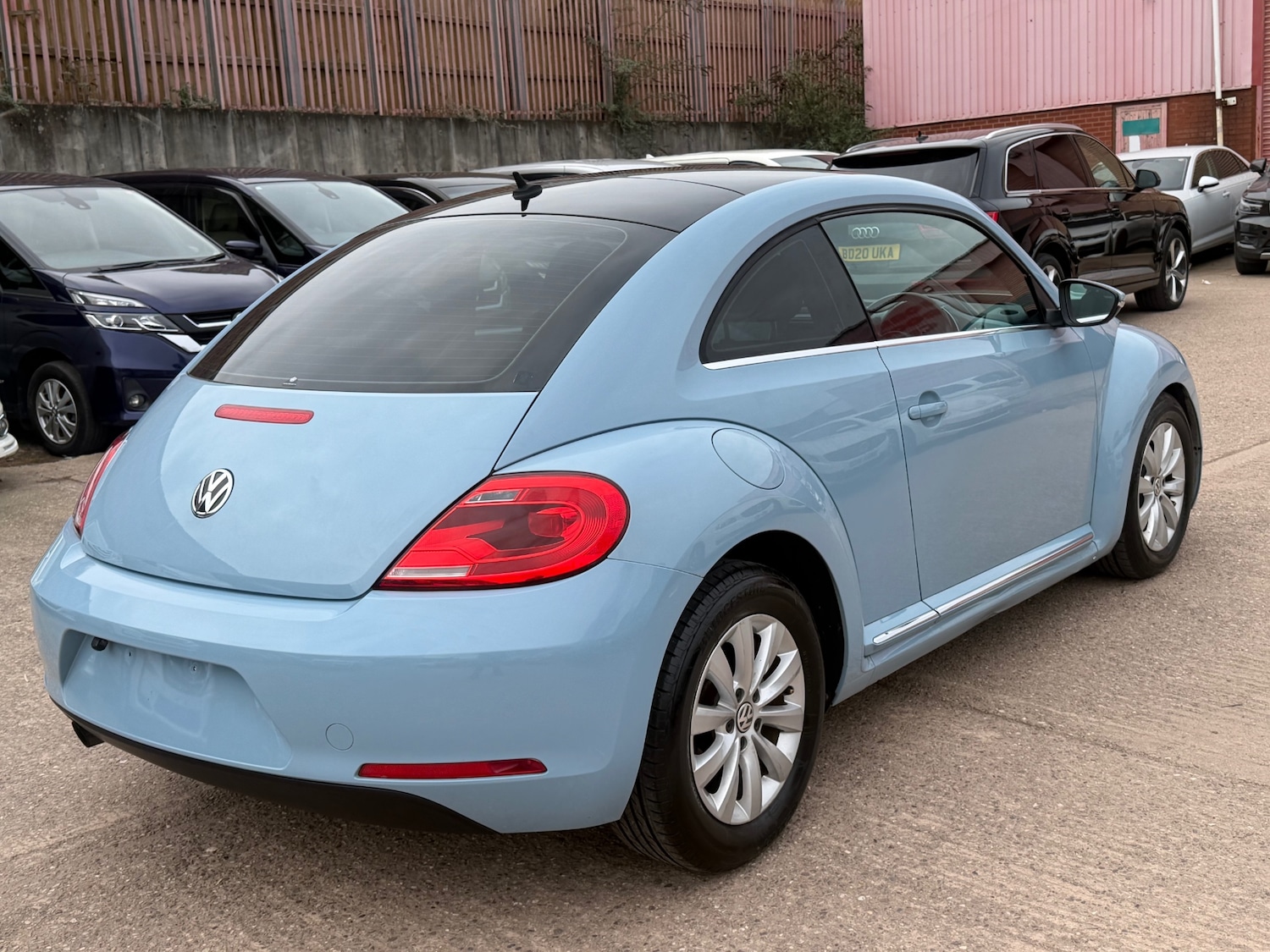 Used Volkswagen Beetle 2012 for sale - 77729975: Photo 6