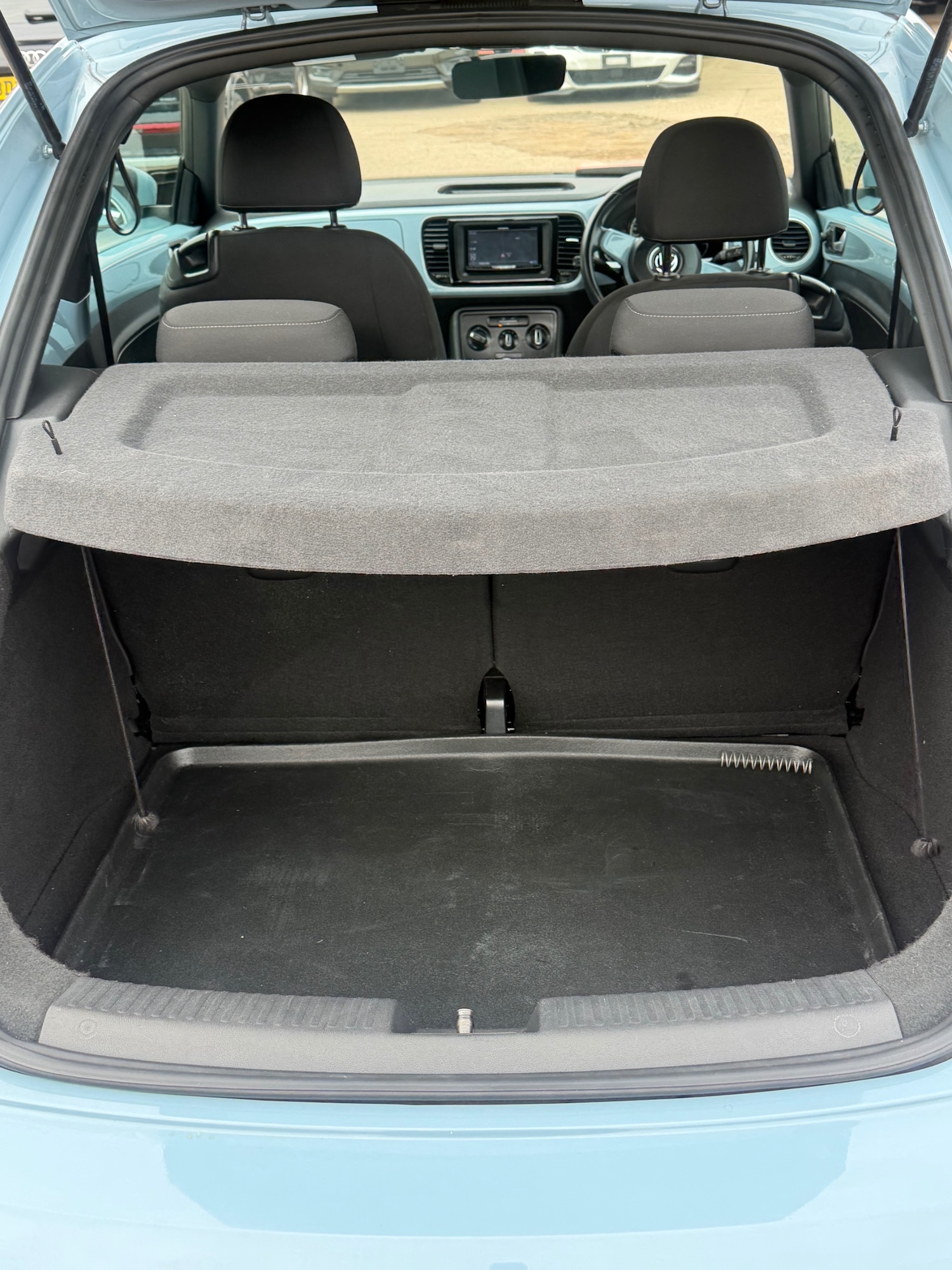 Used Volkswagen Beetle 2012 for sale - 77729975: Photo 9