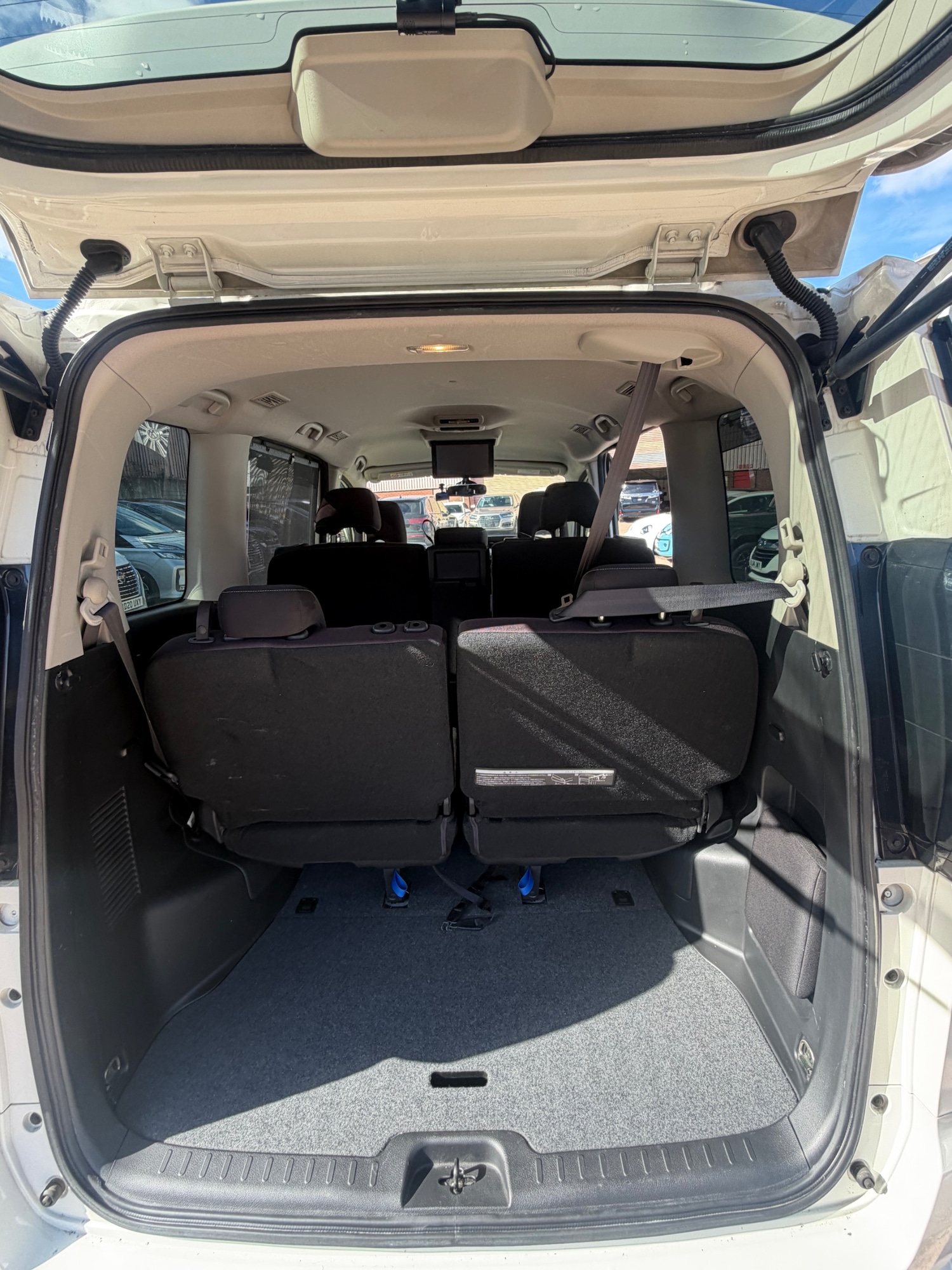 Used Nissan Serena 2016 for sale - 78045983: Photo 10