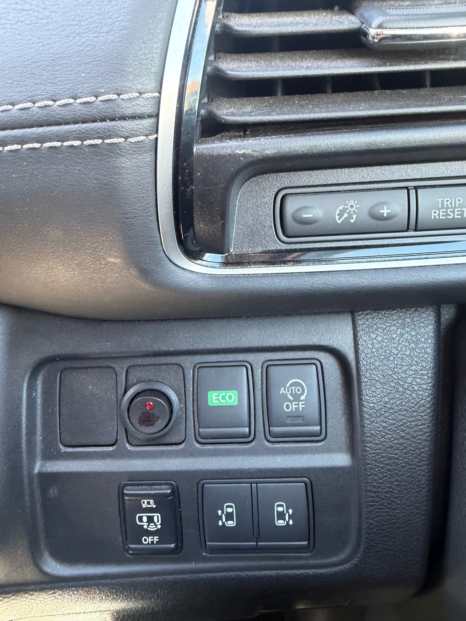 Used Nissan Serena 2016 for sale - 78045983: Photo 18