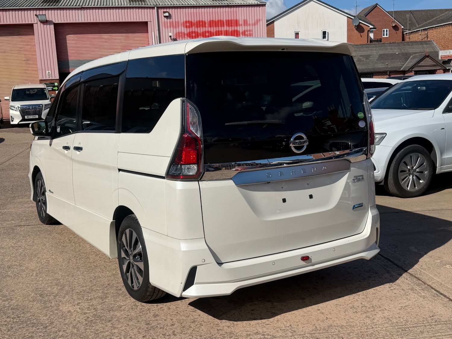 Used Nissan Serena 2016 for sale - 78045983: Photo 5
