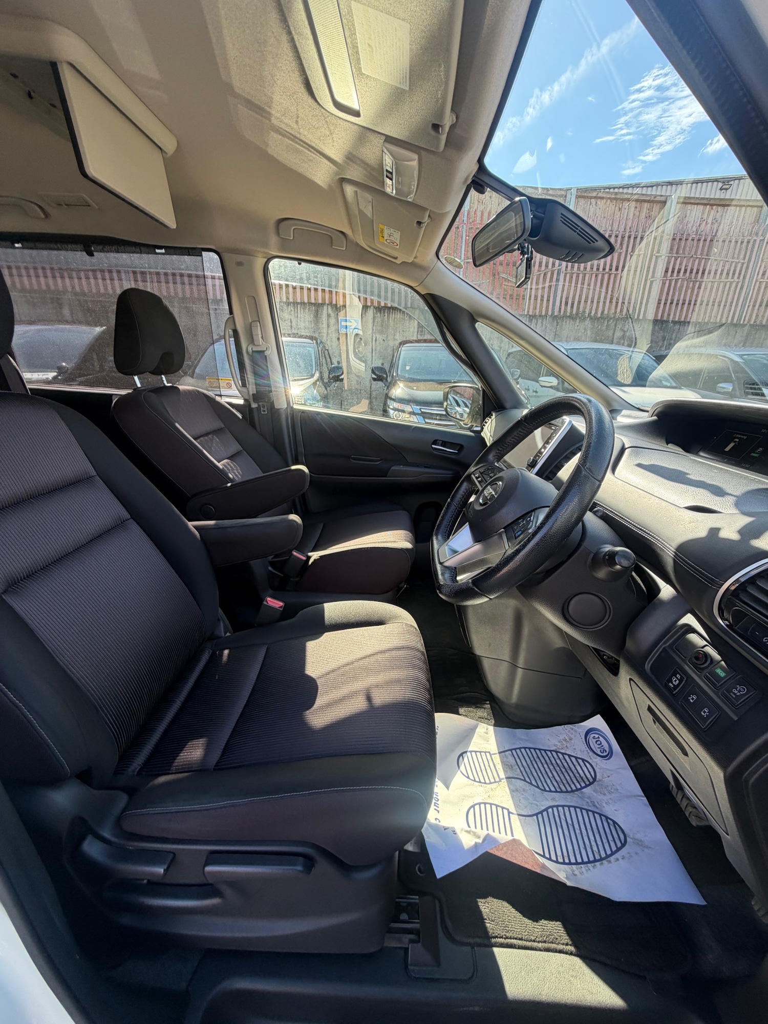 Used Nissan Serena 2016 for sale - 78045983: Photo 8