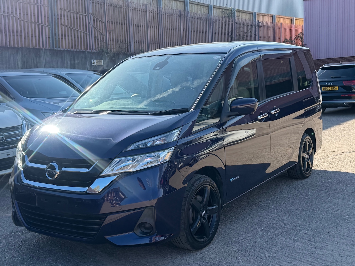 Used Nissan Serena 2016 for sale - 77718542: Photo 2