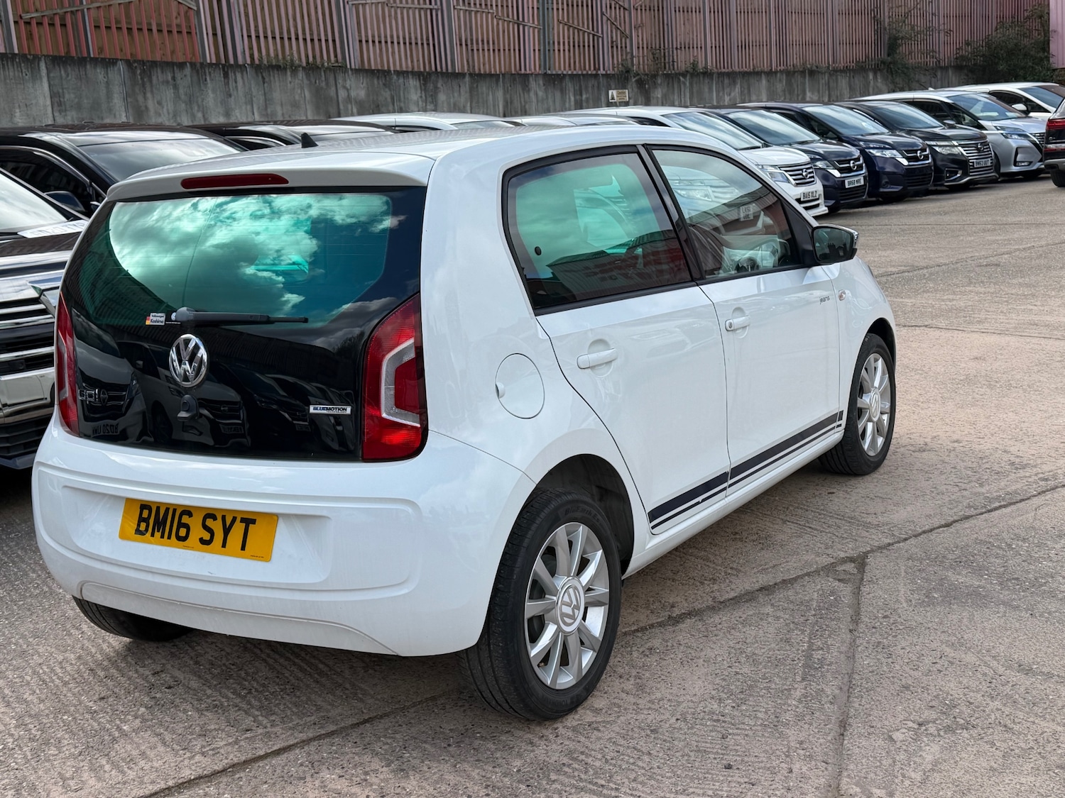 Used Volkswagen up! 2016 for sale - 77872320: Photo 6