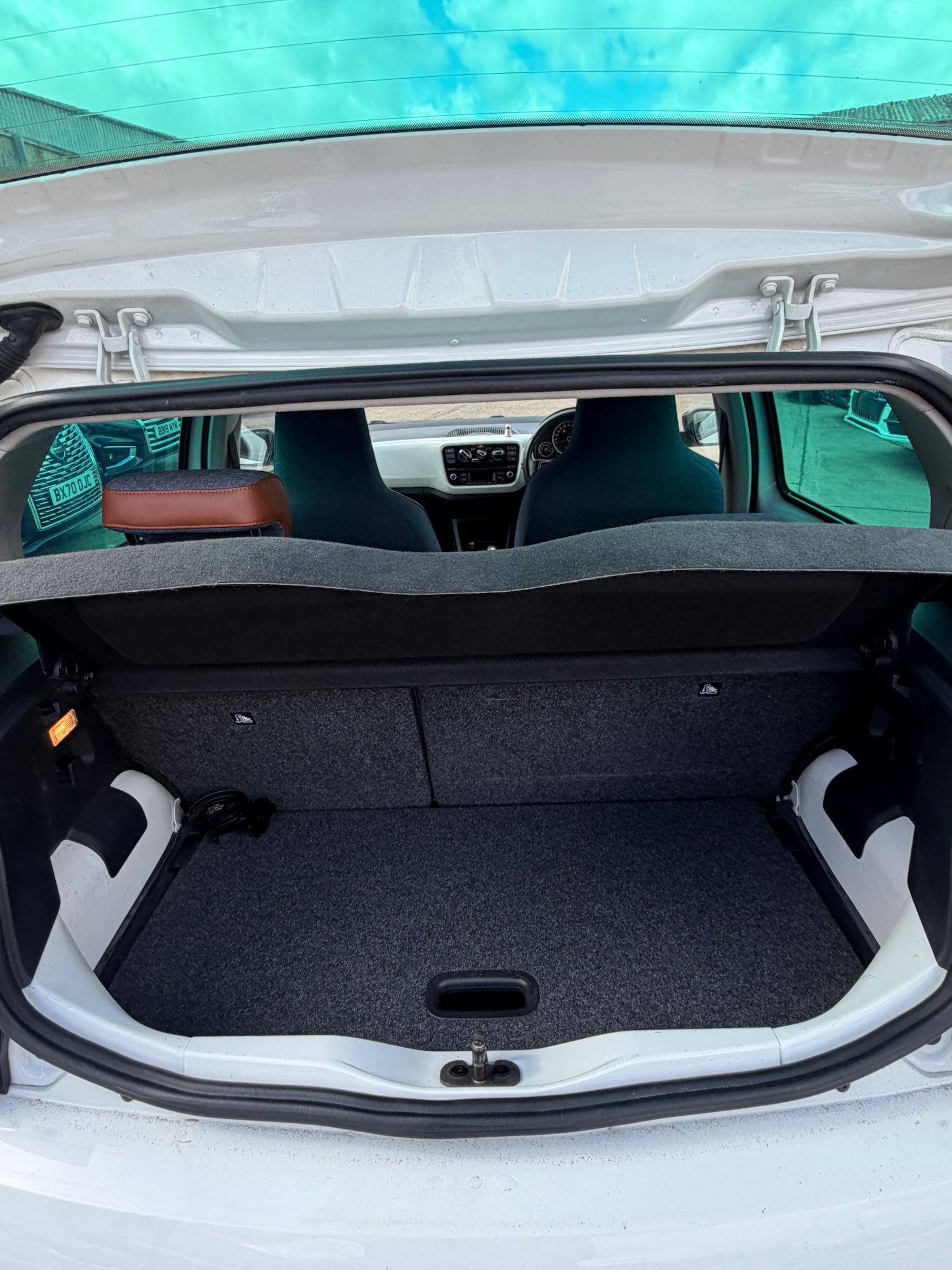 Used Volkswagen up! 2016 for sale - 77872320: Photo 9