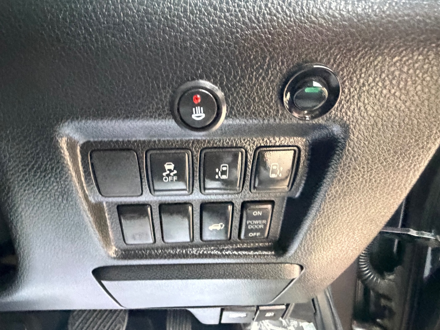 Used Nissan Elgrand 2016 for sale - 77733353: Photo 11