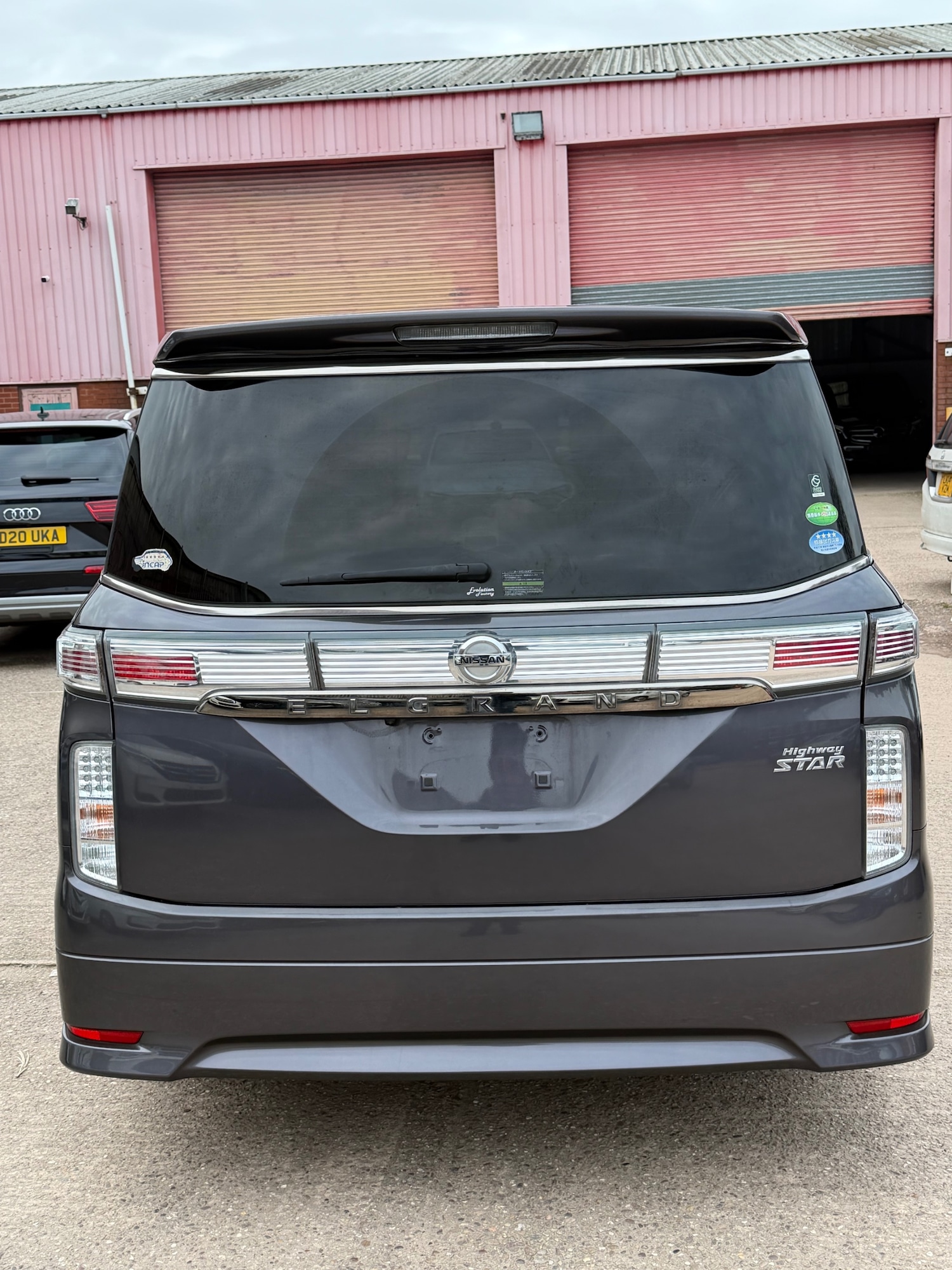 Used Nissan Elgrand 2016 for sale - 77733353: Photo 4