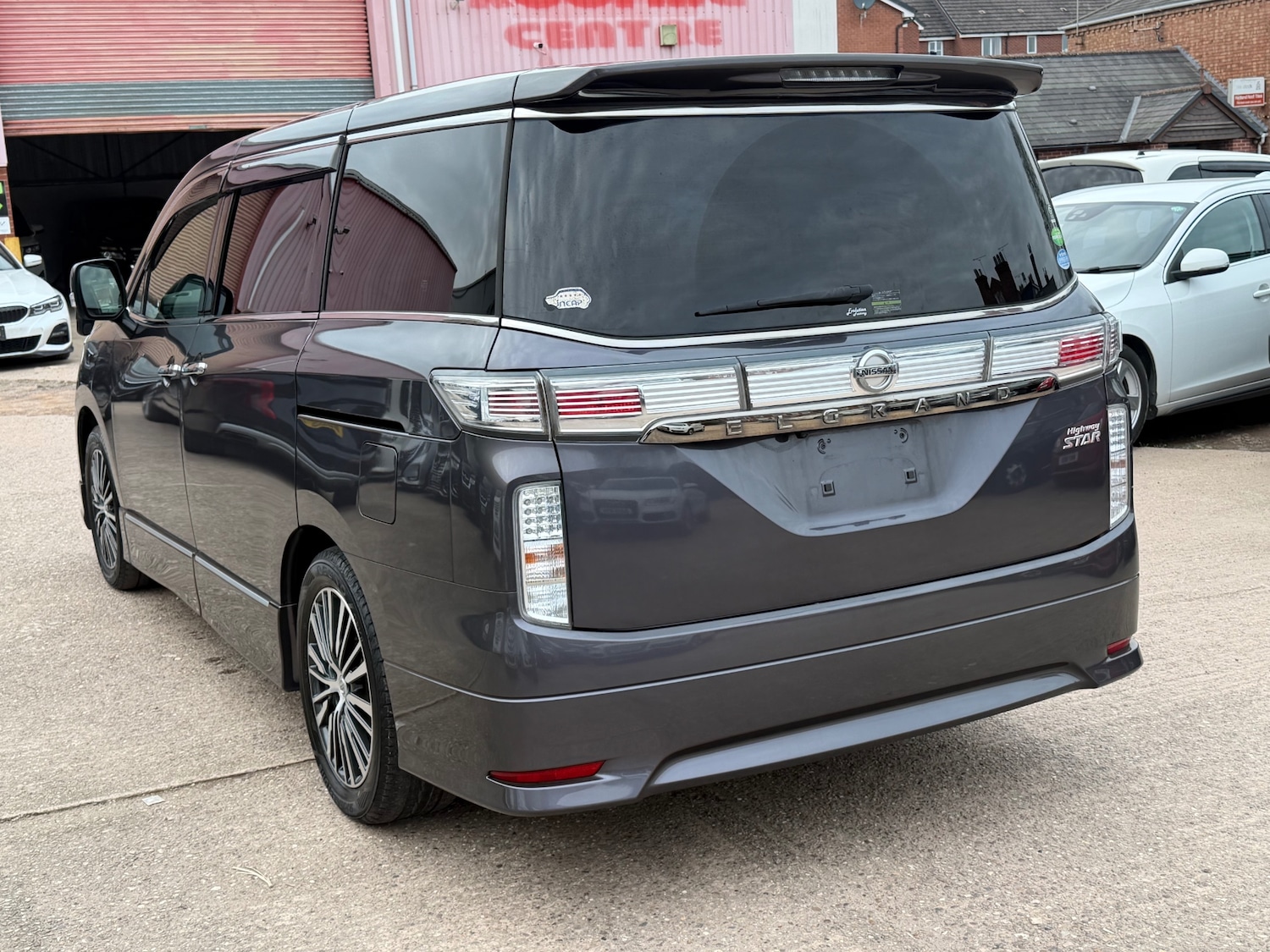 Used Nissan Elgrand 2016 for sale - 77733353: Photo 5