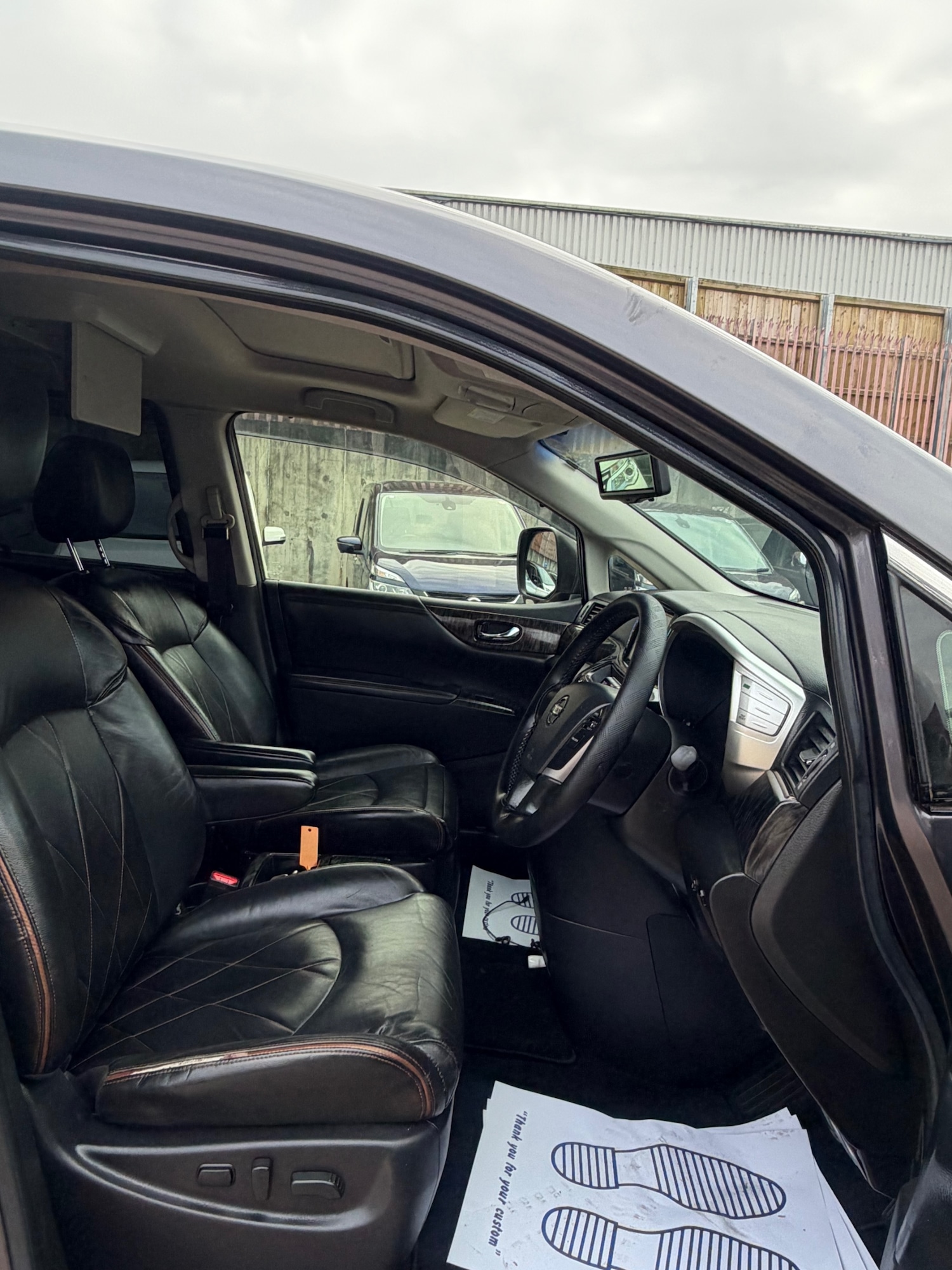 Used Nissan Elgrand 2016 for sale - 77733353: Photo 8