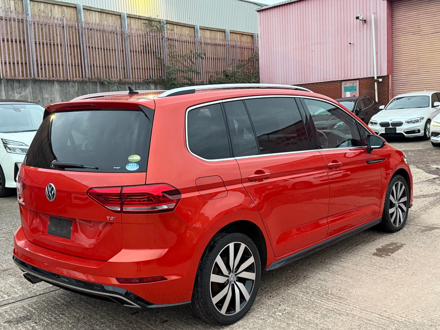 Used Volkswagen Touran 2016 for sale - 76596091: Photo 5