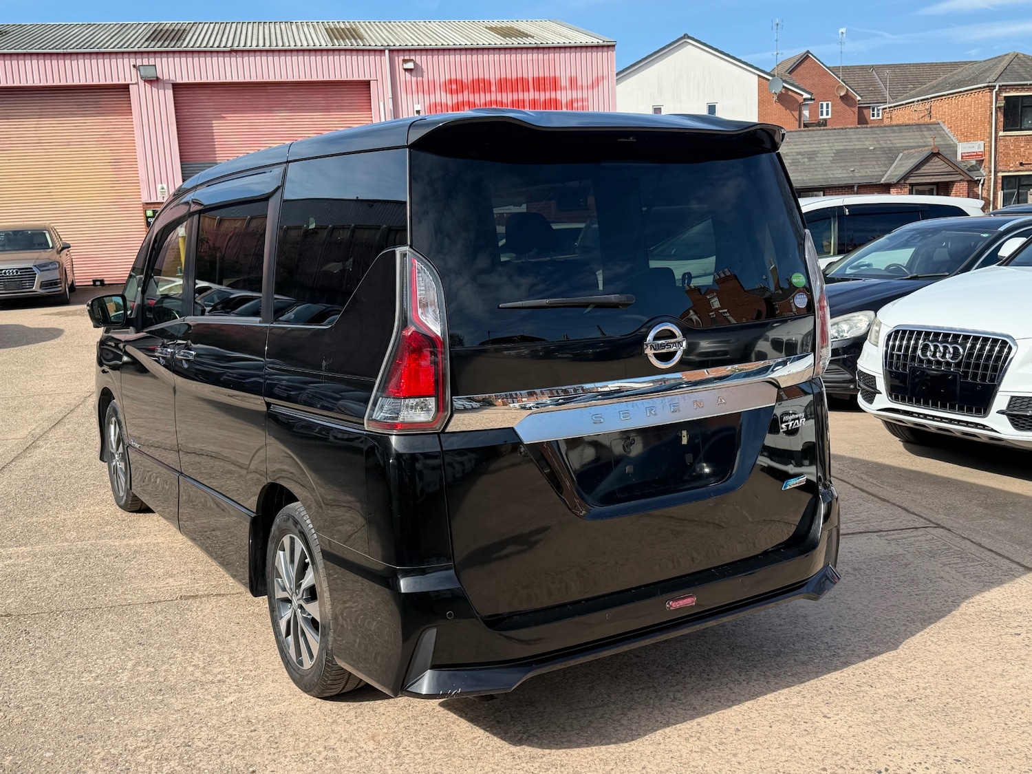 Used Nissan Serena 2017 for sale - 77924752: Photo 5