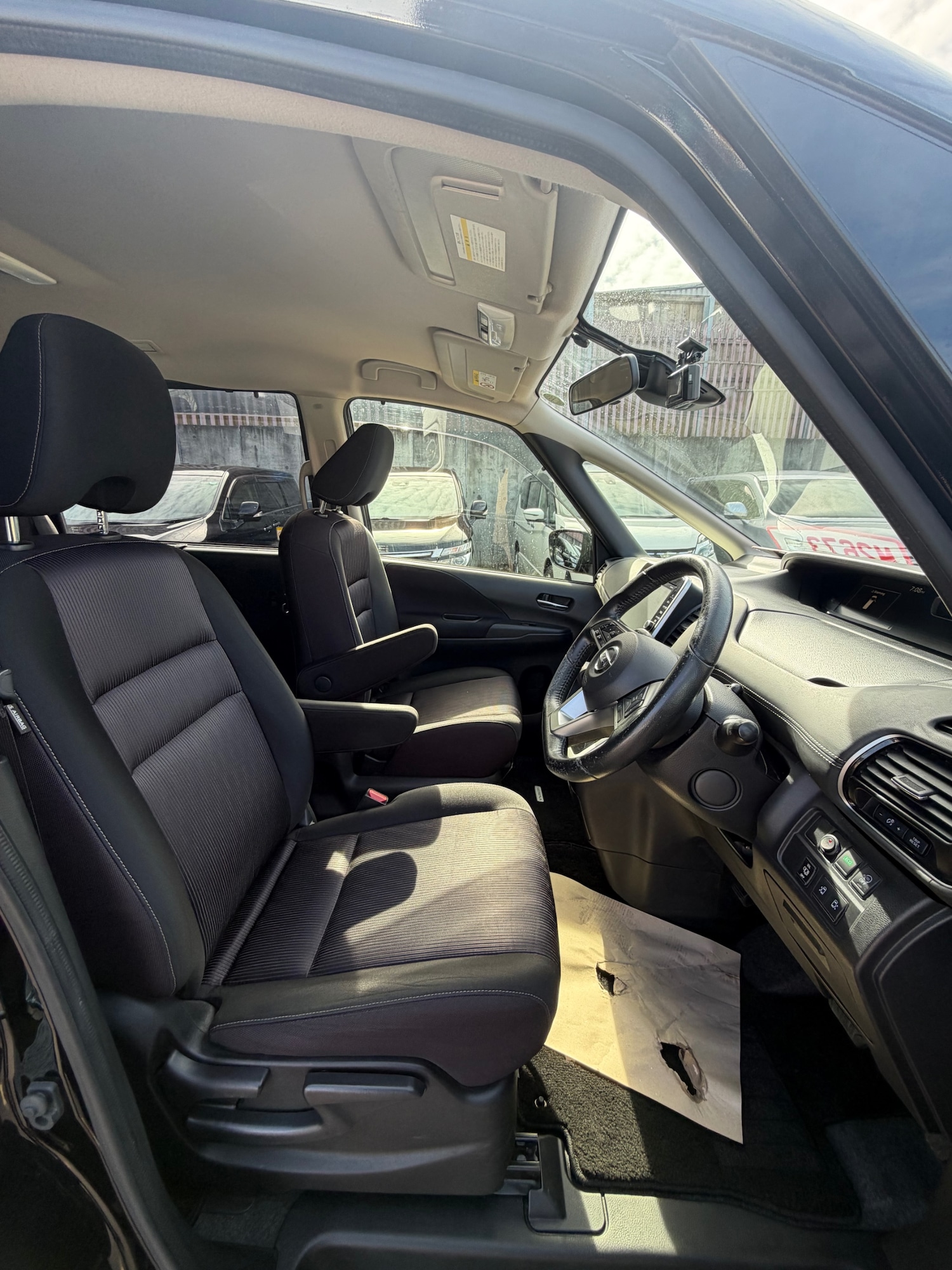 Used Nissan Serena 2017 for sale - 77924752: Photo 7