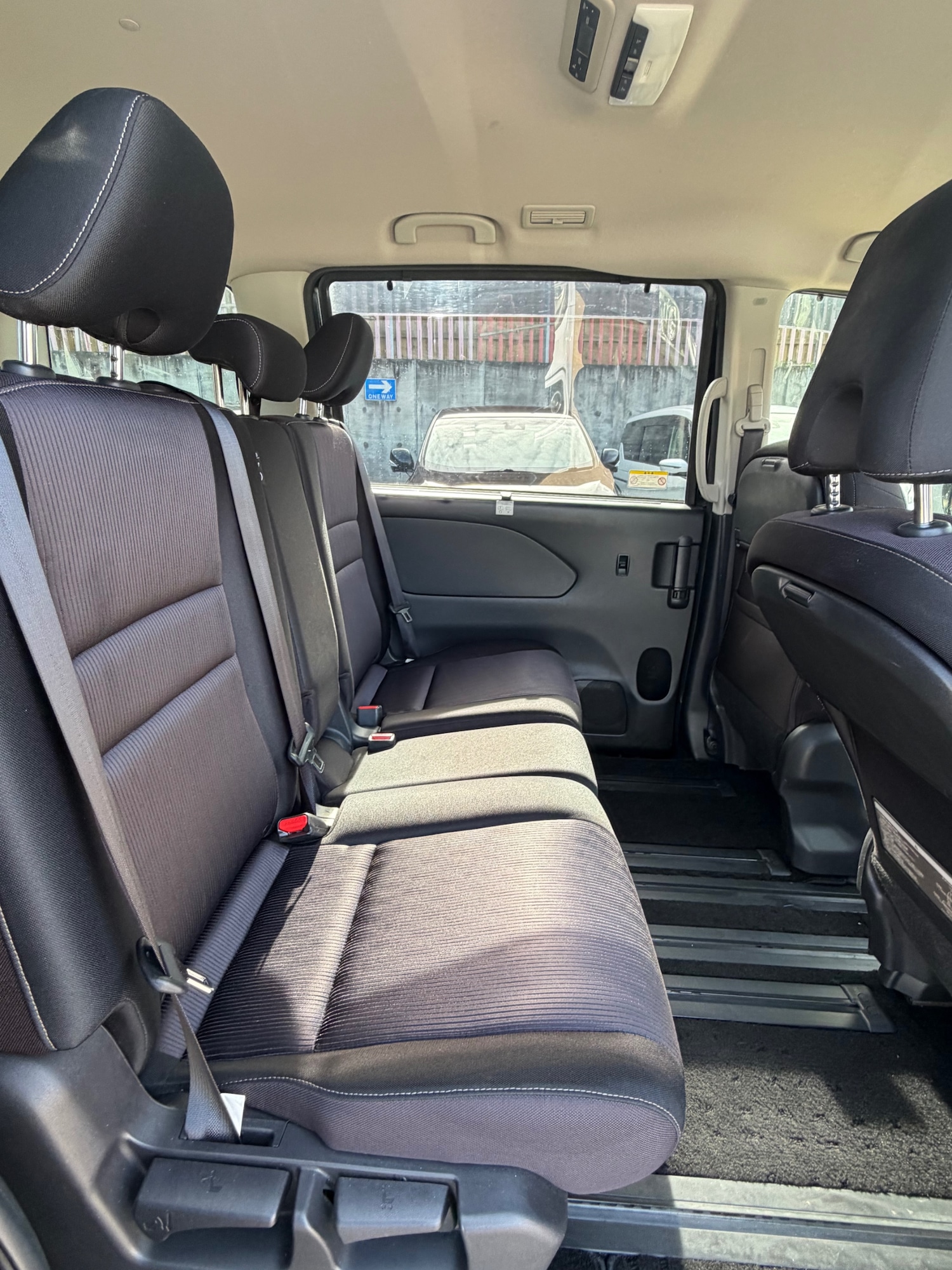 Used Nissan Serena 2017 for sale - 77924752: Photo 8