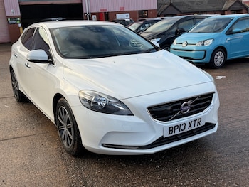 Used Volvo V40 2013 for sale - 77242871: Photo