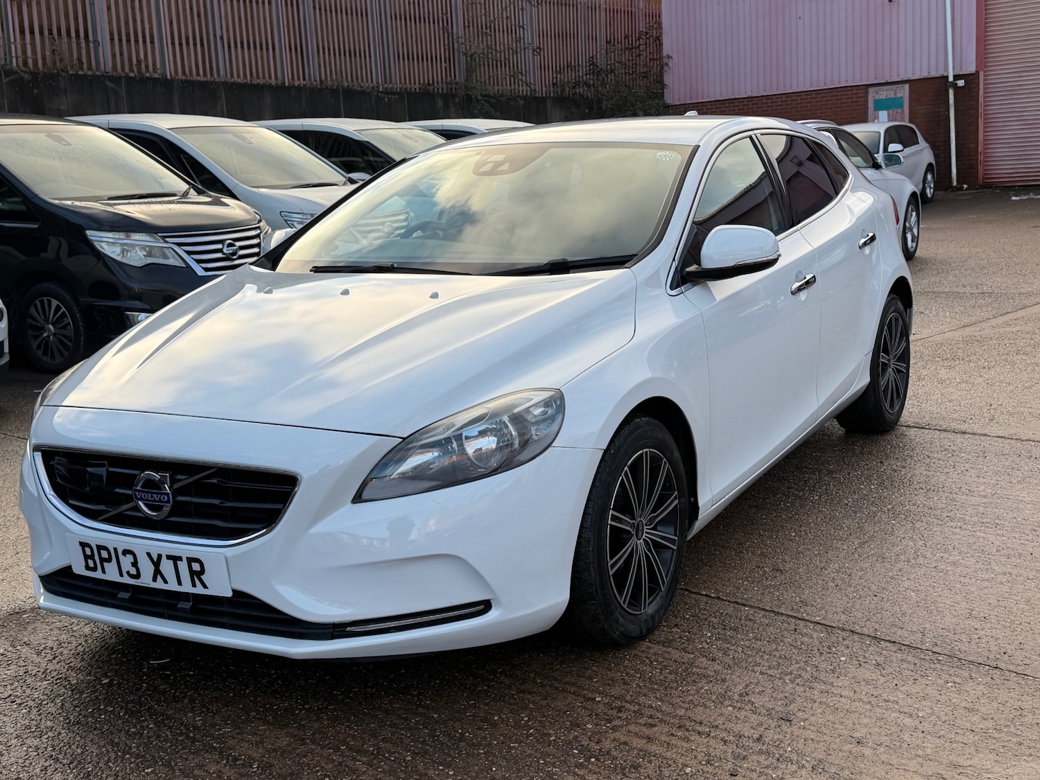 Used Volvo V40 2013 for sale - 77242871: Photo 3