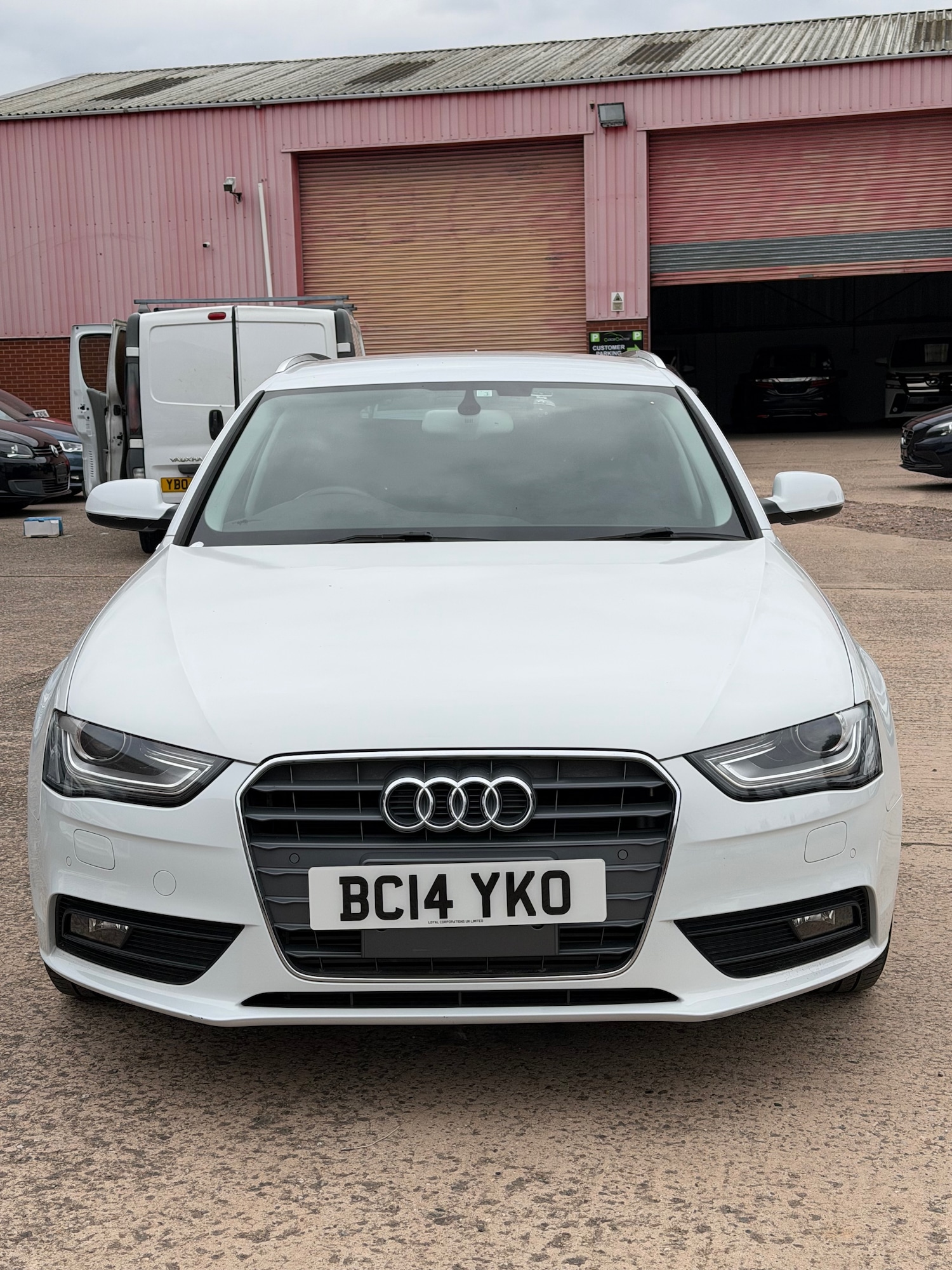 Used Audi A4 Avant 2014 for sale - 76082883: Photo 1