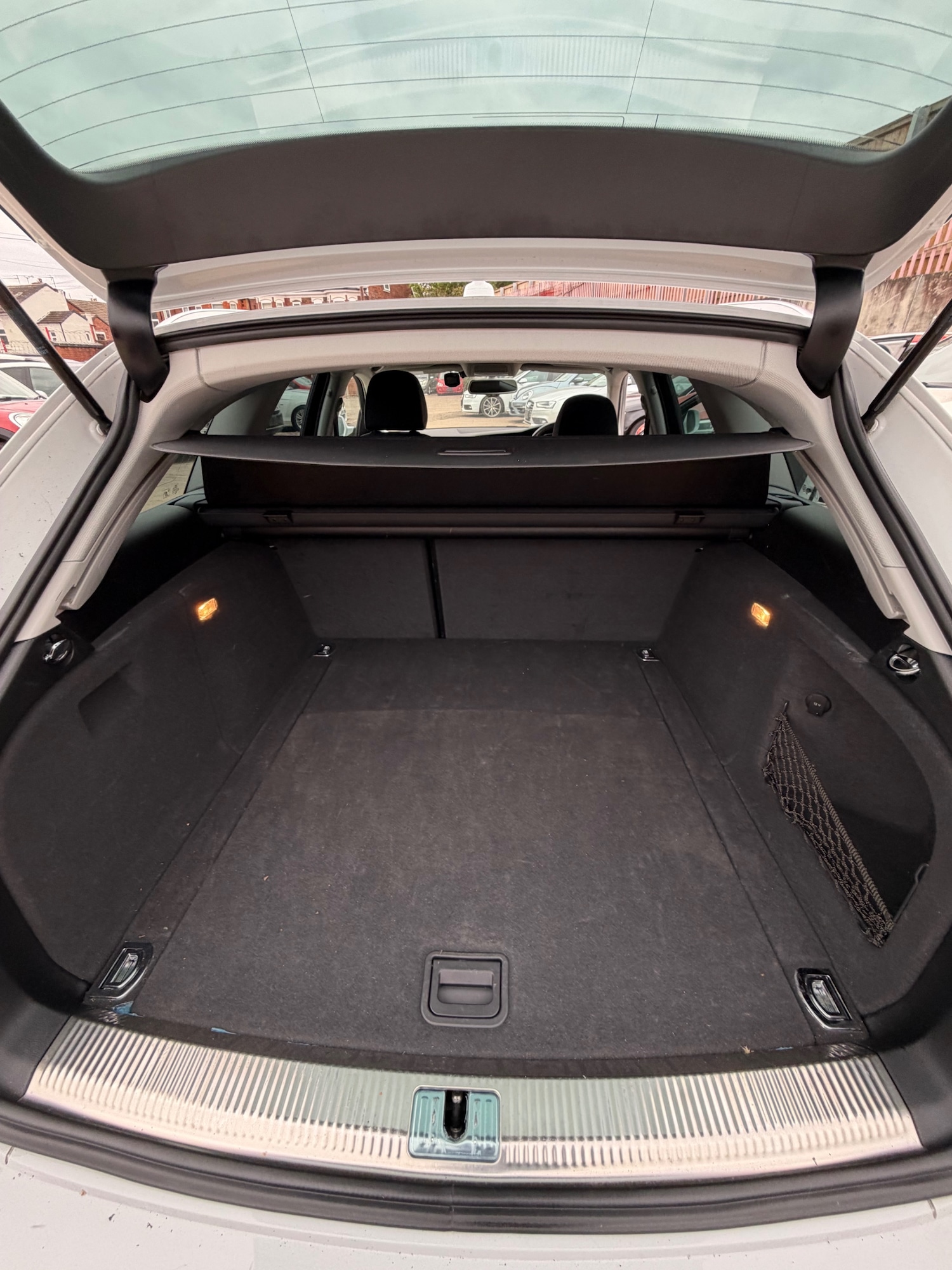 Used Audi A4 Avant 2014 for sale - 76082883: Photo 11