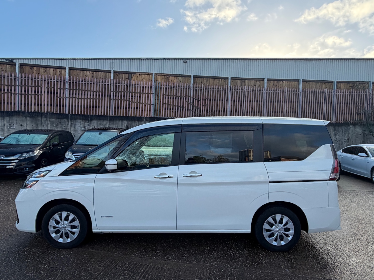 Used Nissan Serena 2021 for sale - 77008264: Photo 8