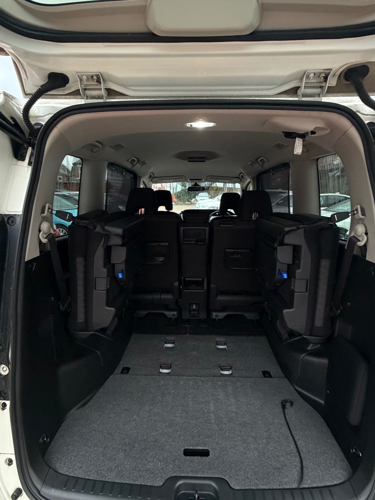 Used Nissan Serena 2020 for sale - 76924731: Photo 19