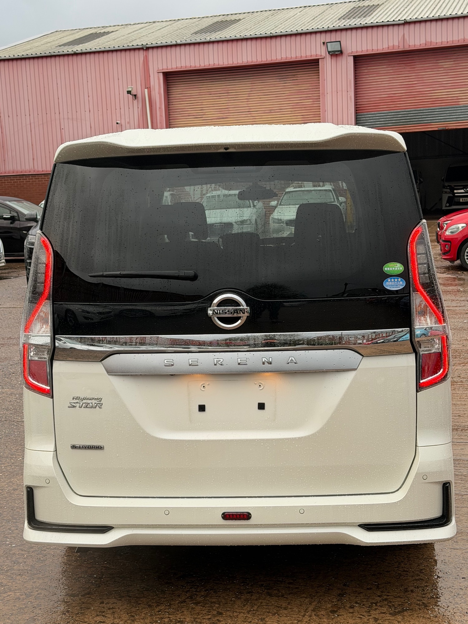 Used Nissan Serena 2020 for sale - 76924731: Photo 4