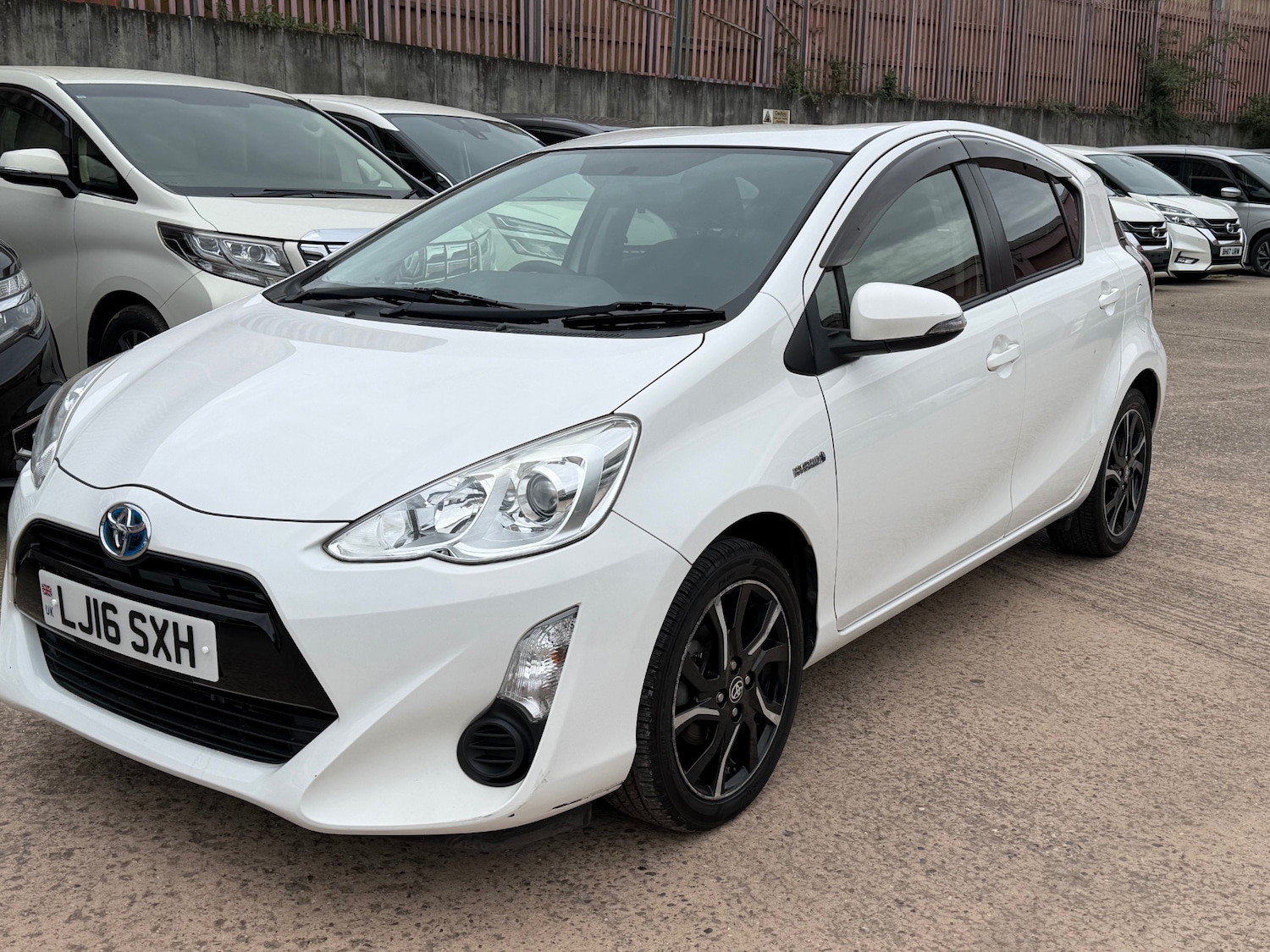 Used Toyota Aqua 2016 for sale - 78184152: Photo 3