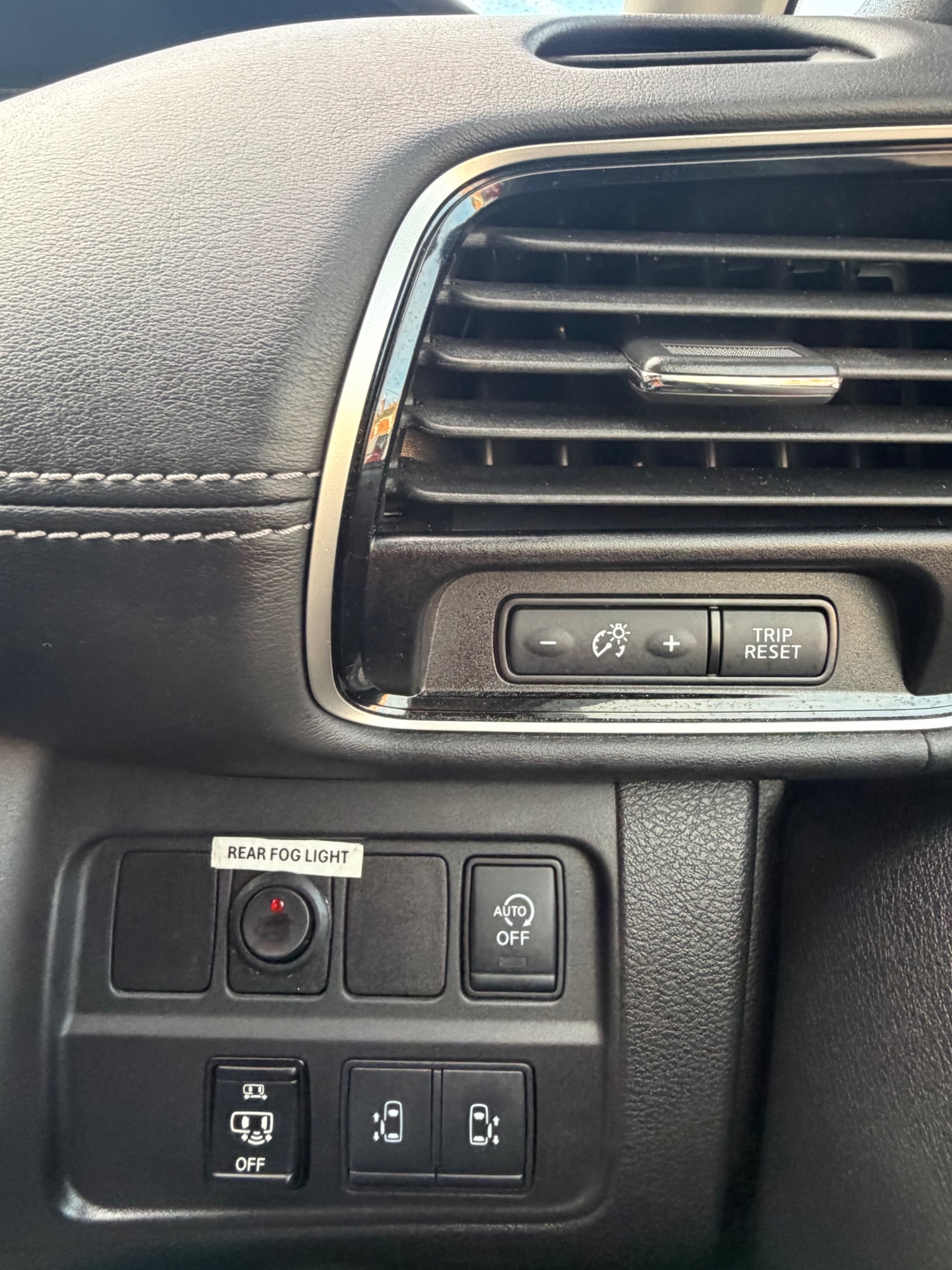 Used Nissan Serena 2019 for sale - 77100122: Photo 18