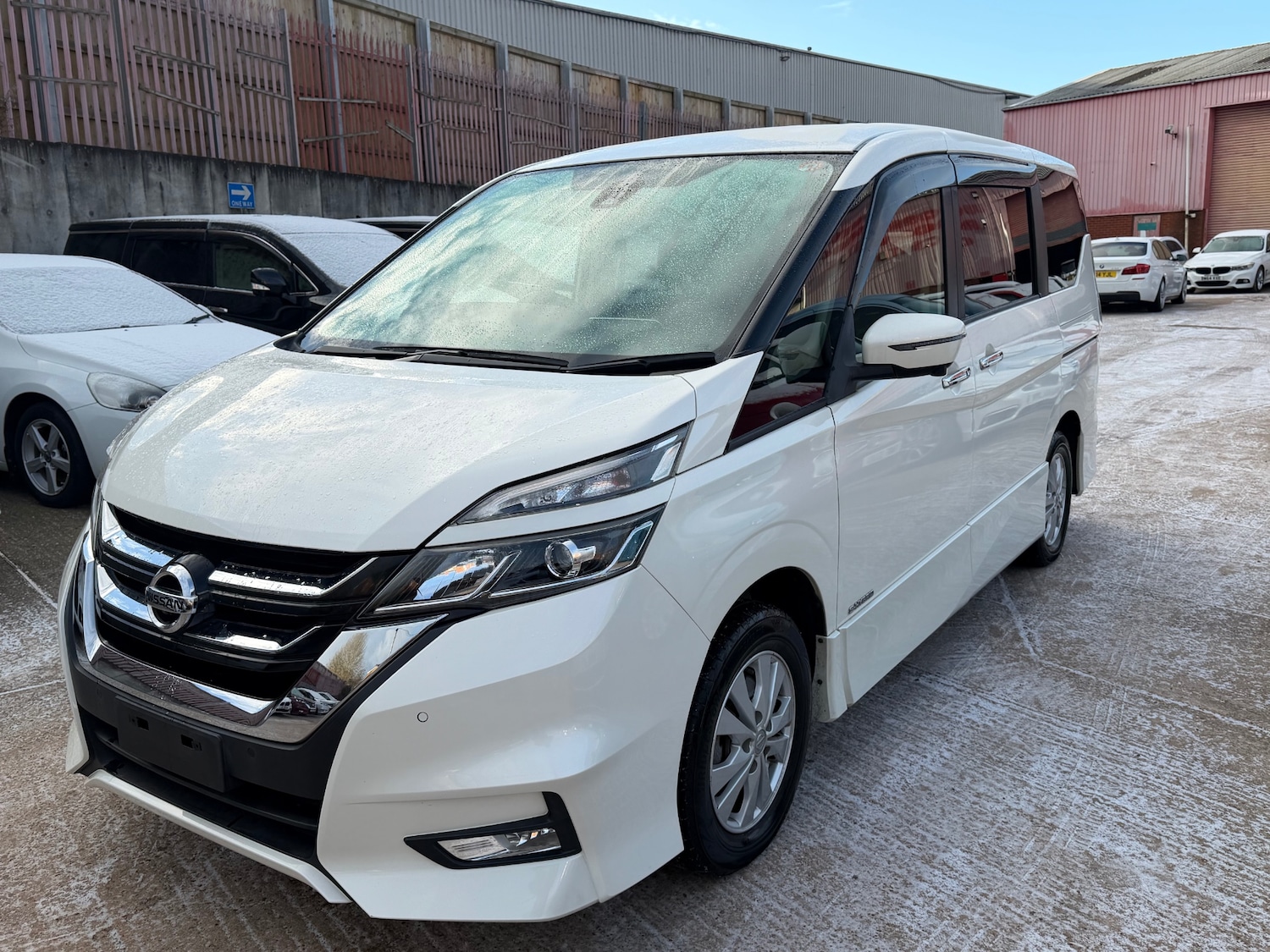 Used Nissan Serena 2019 for sale - 77100122: Photo 3