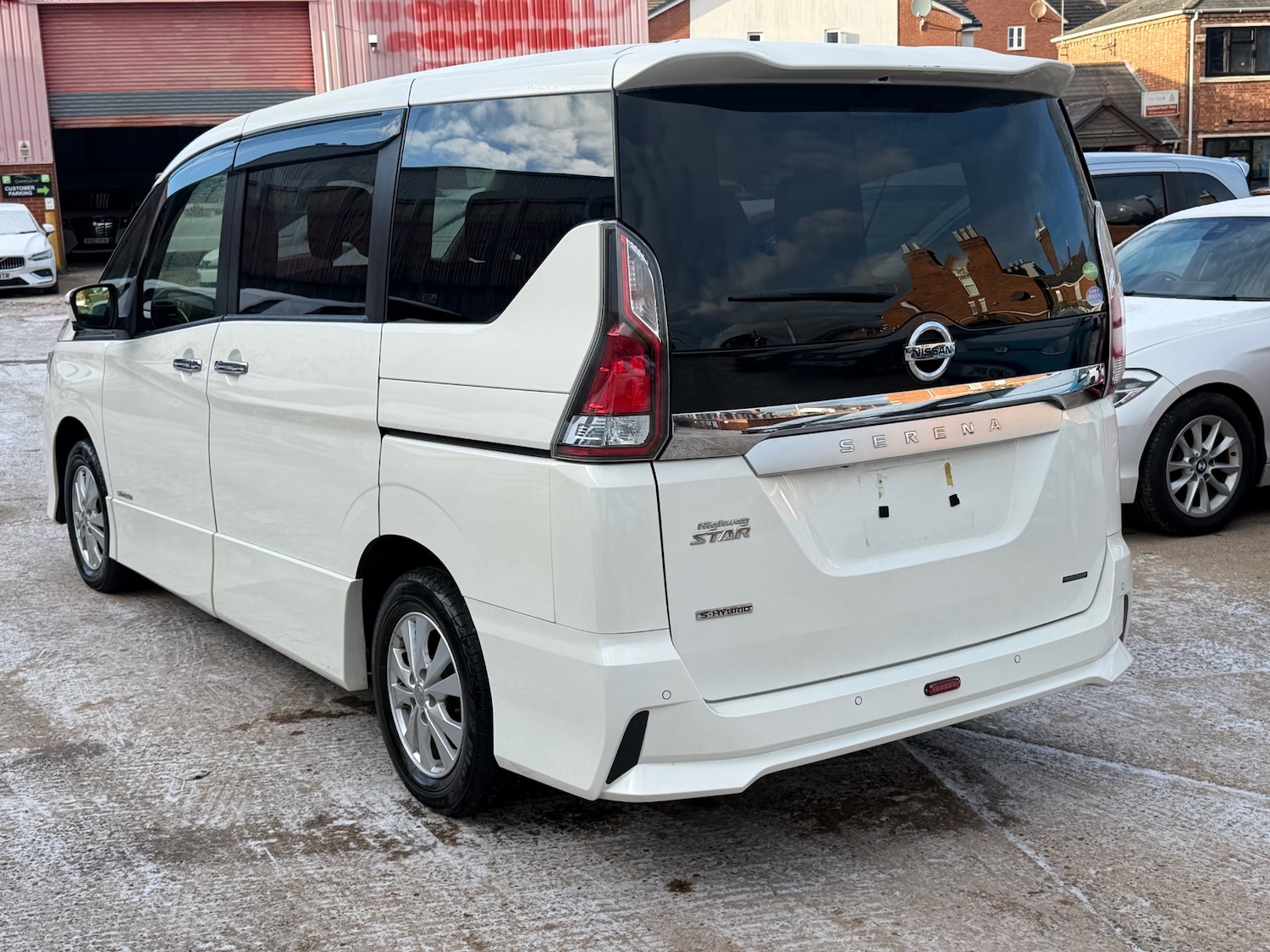 Used Nissan Serena 2019 for sale - 77100122: Photo 6