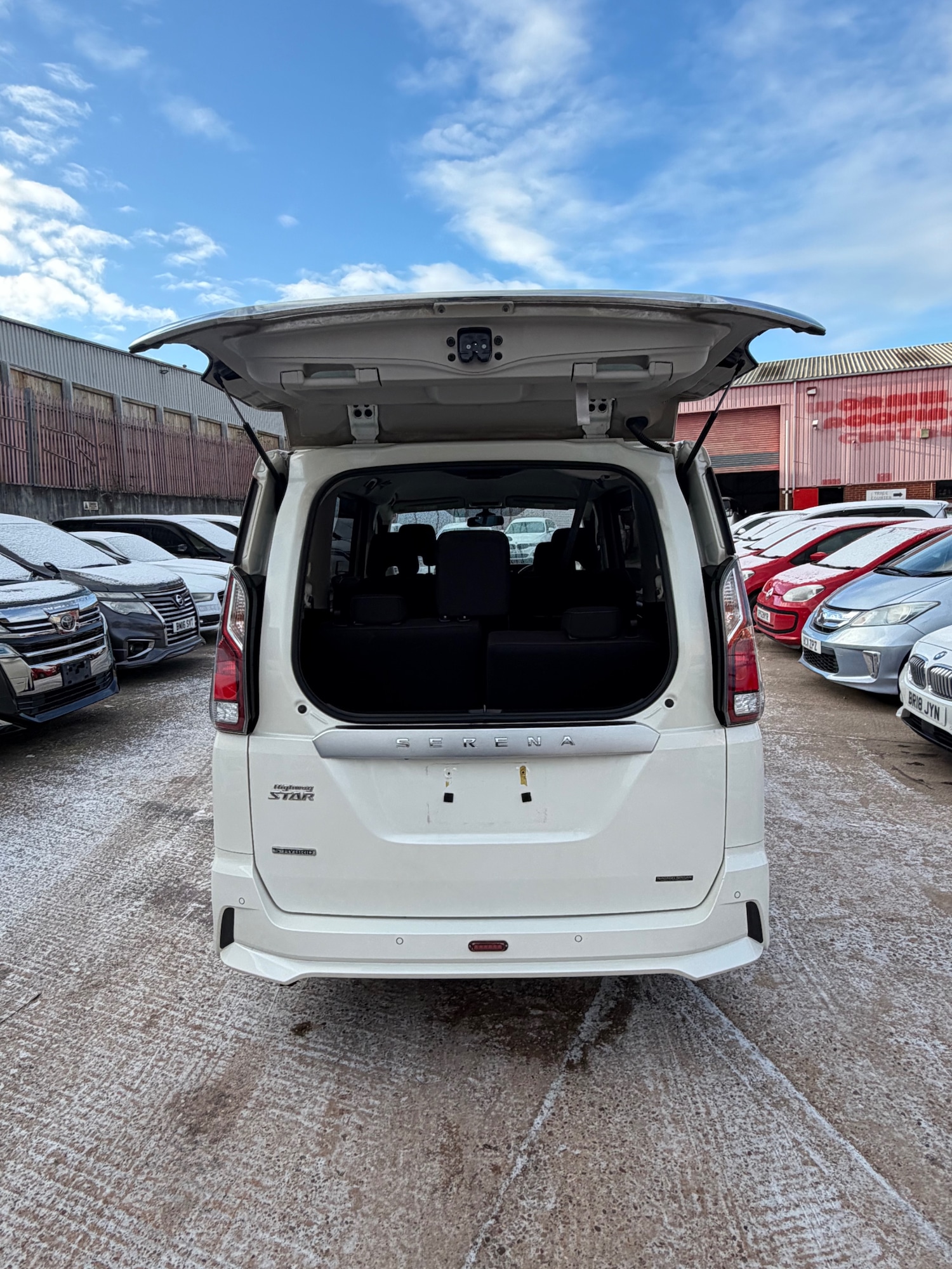 Used Nissan Serena 2019 for sale - 77100122: Photo 7