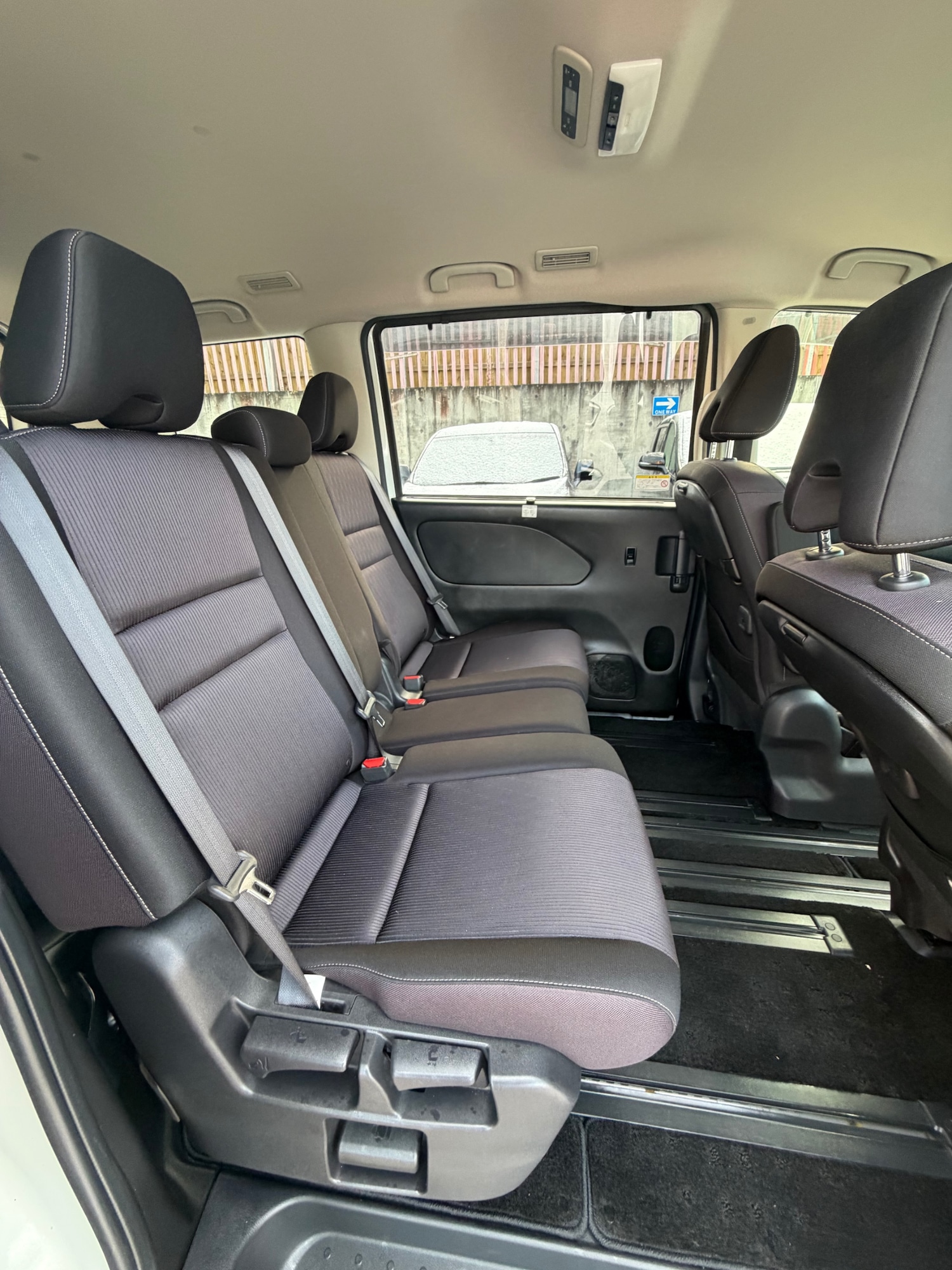Used Nissan Serena 2019 for sale - 77100122: Photo 9