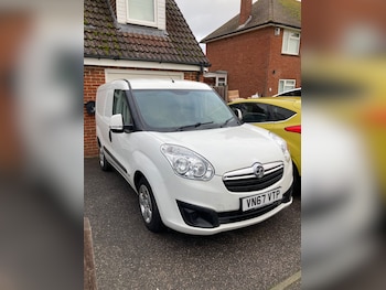 Used Vauxhall Combo 2017 for sale - 76669456: Photo