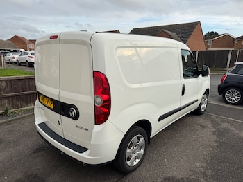 Used Vauxhall Combo 2017 for sale - 76669456: Photo