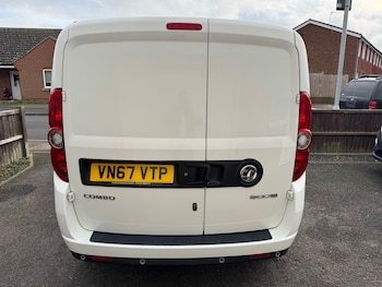 Used Vauxhall Combo 2017 for sale - 76669456: Photo