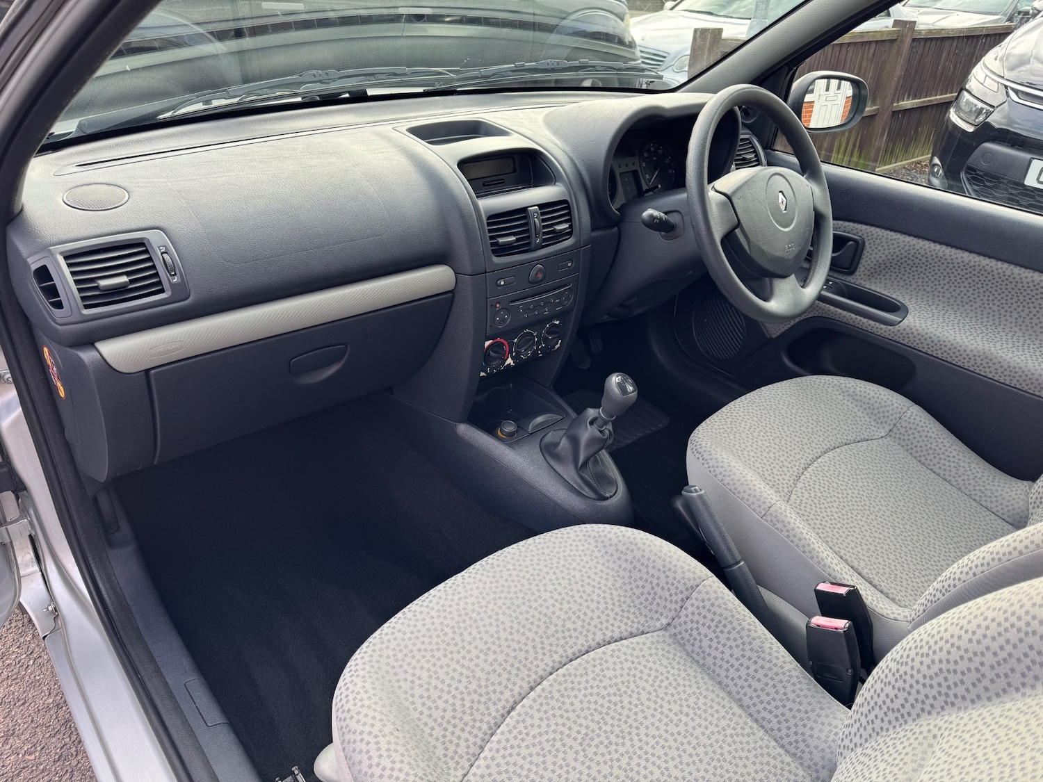 Used Renault Clio 2005 for sale - 77629117: Photo 14