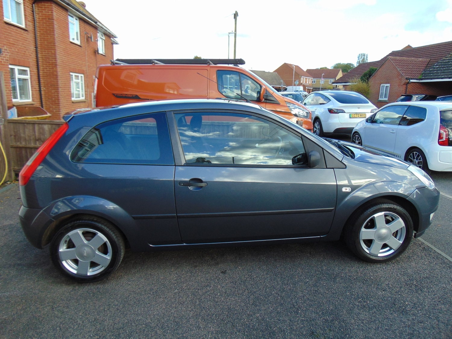 Used Ford Fiesta 2004 for sale - 76336045: Photo 2