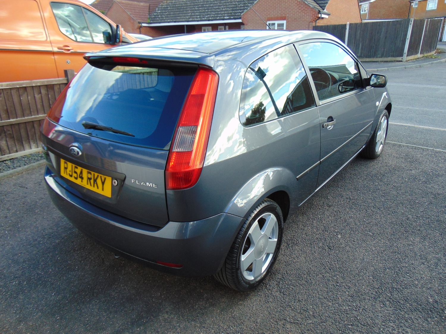 Used Ford Fiesta 2004 for sale - 76336045: Photo 3