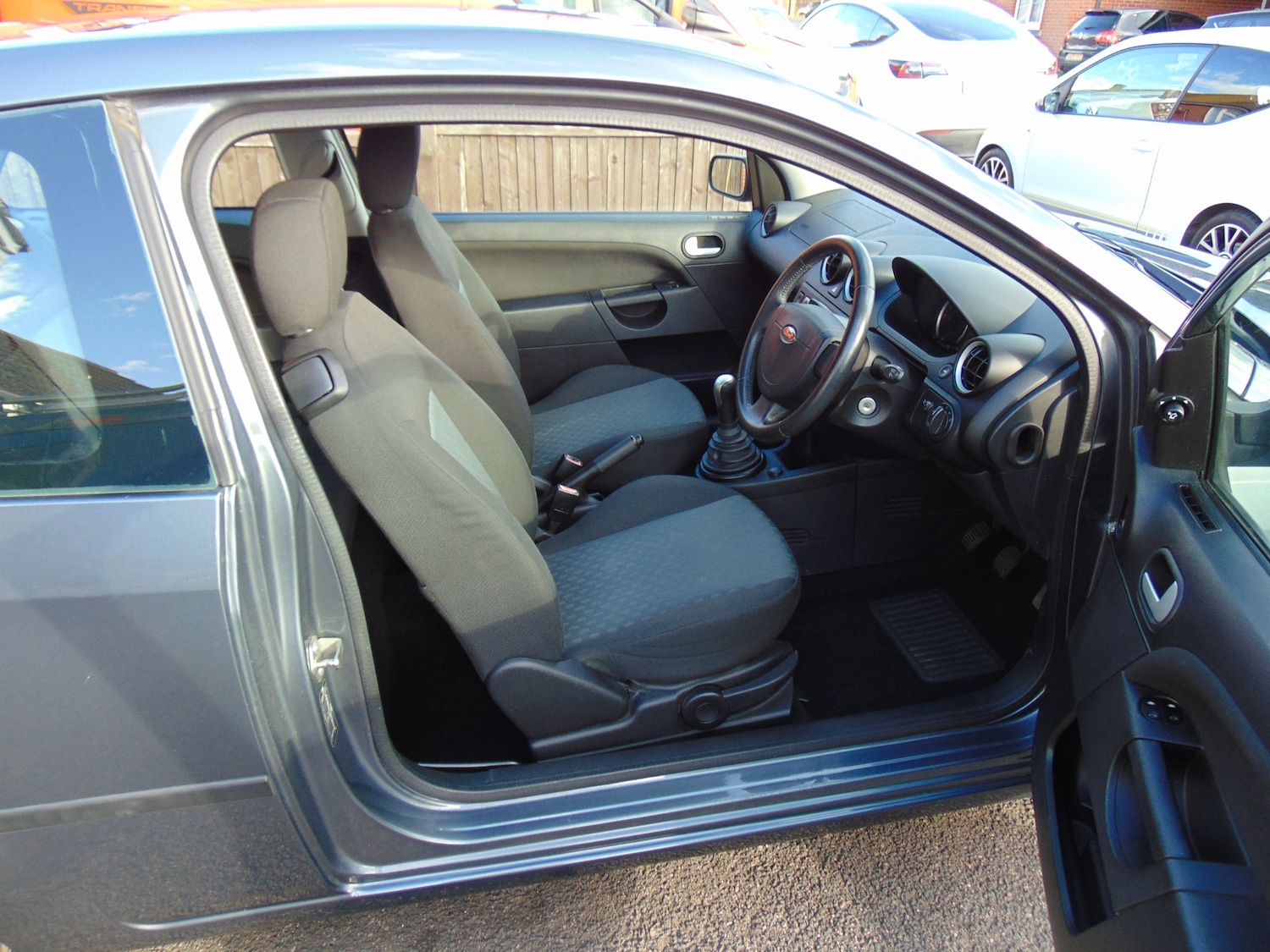 Used Ford Fiesta 2004 for sale - 76336045: Photo 9