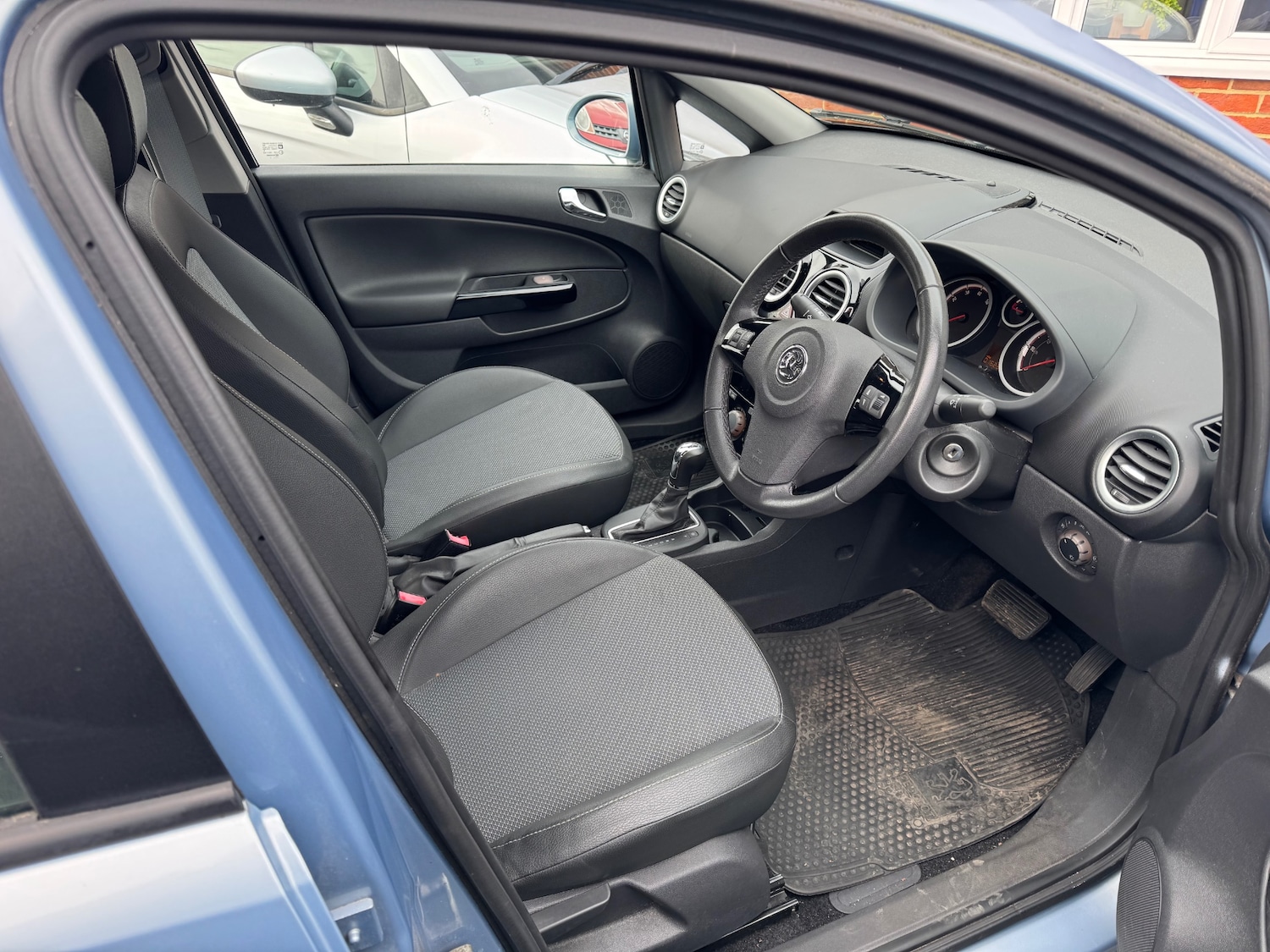 Used Vauxhall Corsa 2007 for sale - 77846631: Photo 2