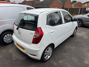 Used Hyundai i10 2011 for sale - 77665314: Photo