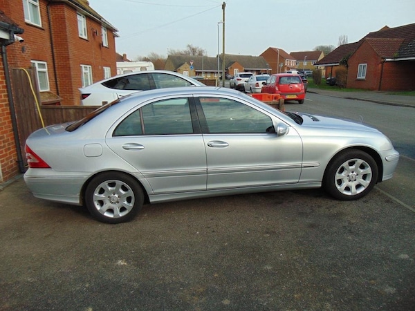 Used Mercedes-Benz C Class 2007 for sale - 74779777: Photo 2
