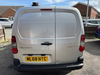 Used Peugeot Partner 2018 for sale - 78180030: Photo