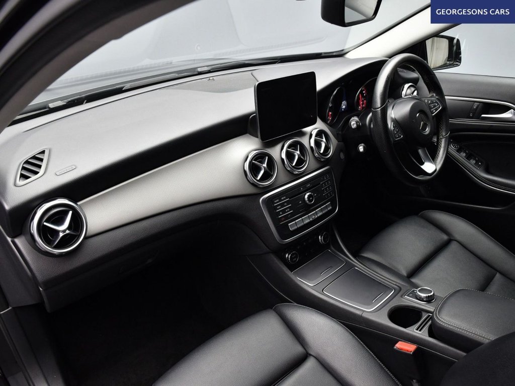 Used Mercedes-Benz GLA 2018 for sale - 77048701: Photo 12