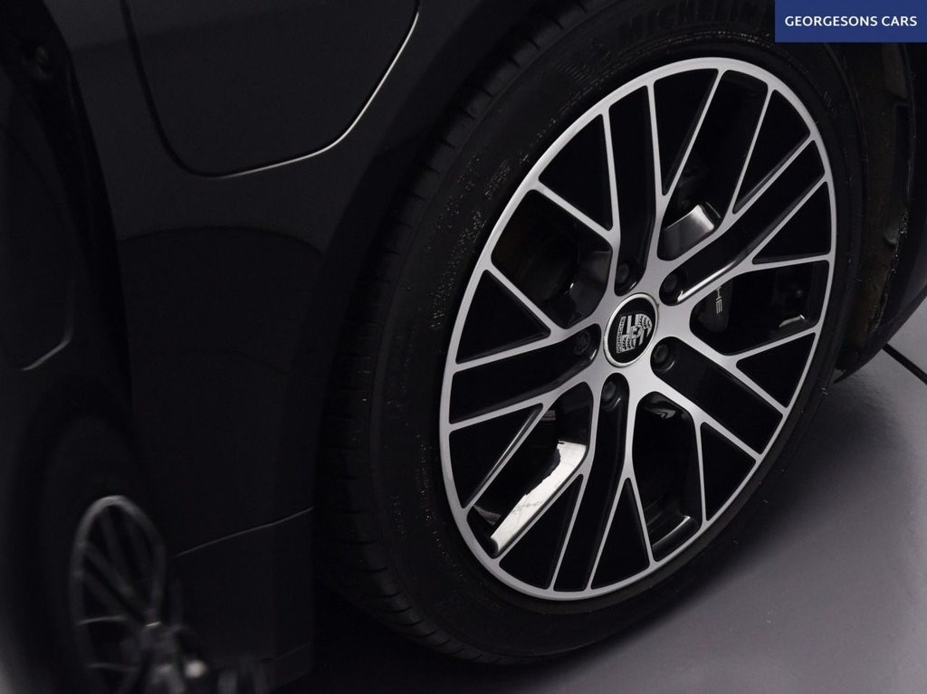 Used Porsche Taycan 2021 for sale - 78016765: Photo 10